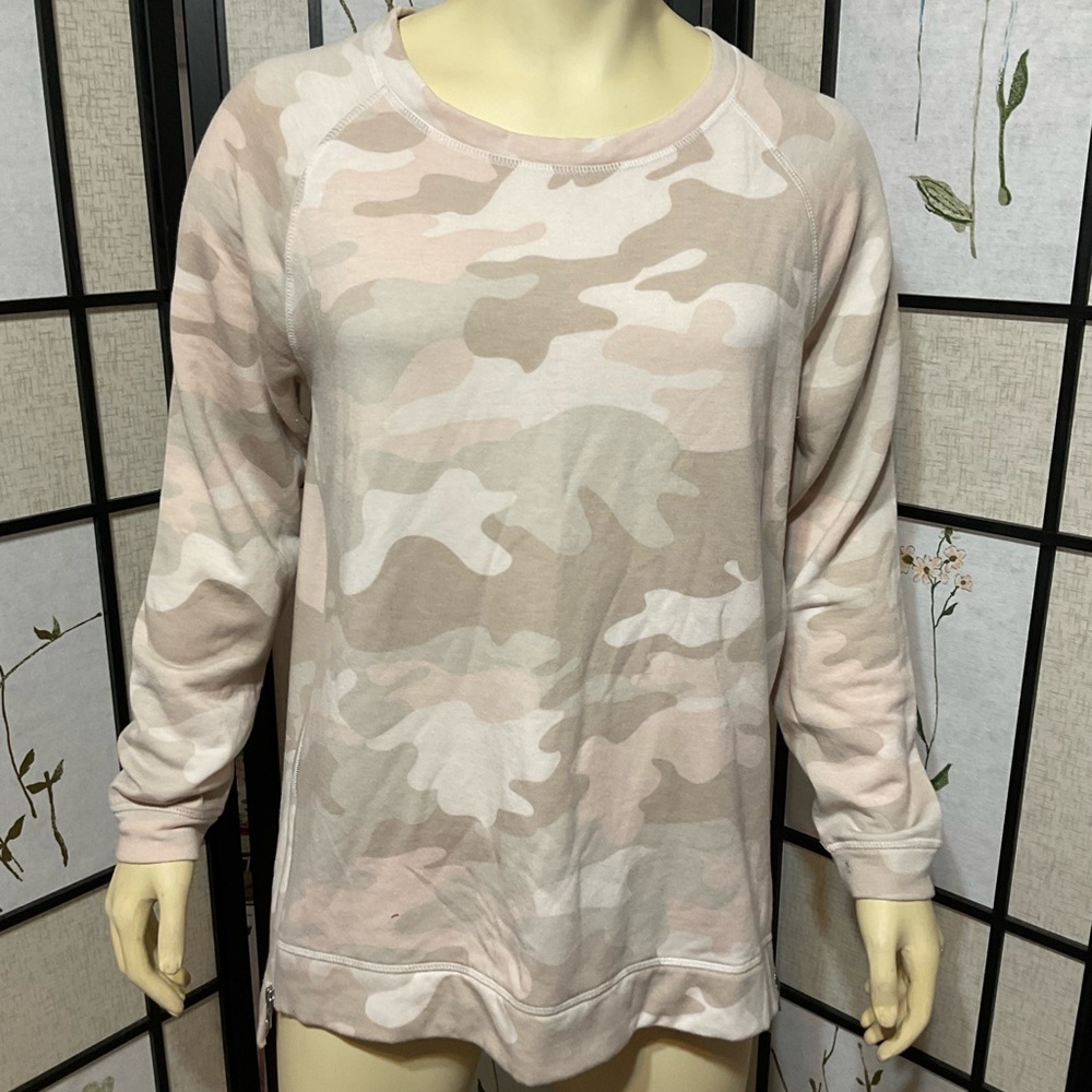 Stella & Dot Pink, White, Taupe, Camo Design Sweatshirt Size L